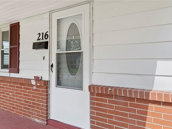 3rd image of 216 Patrician Dr