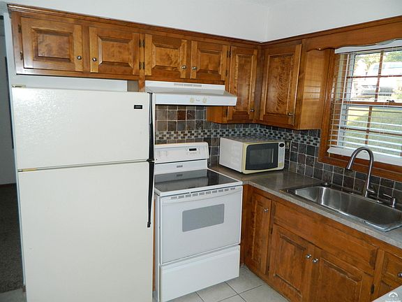4th image of 3619 Lakecrest Ct