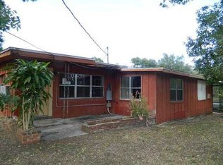 450 1st St, Geneva, FL 32732