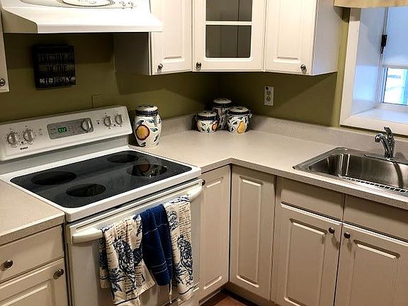 5th image of 11 Willowbrook Ln #1