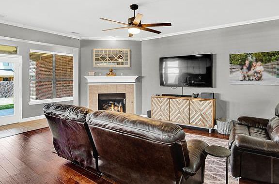 3rd image of 3004 Mosswood Dr