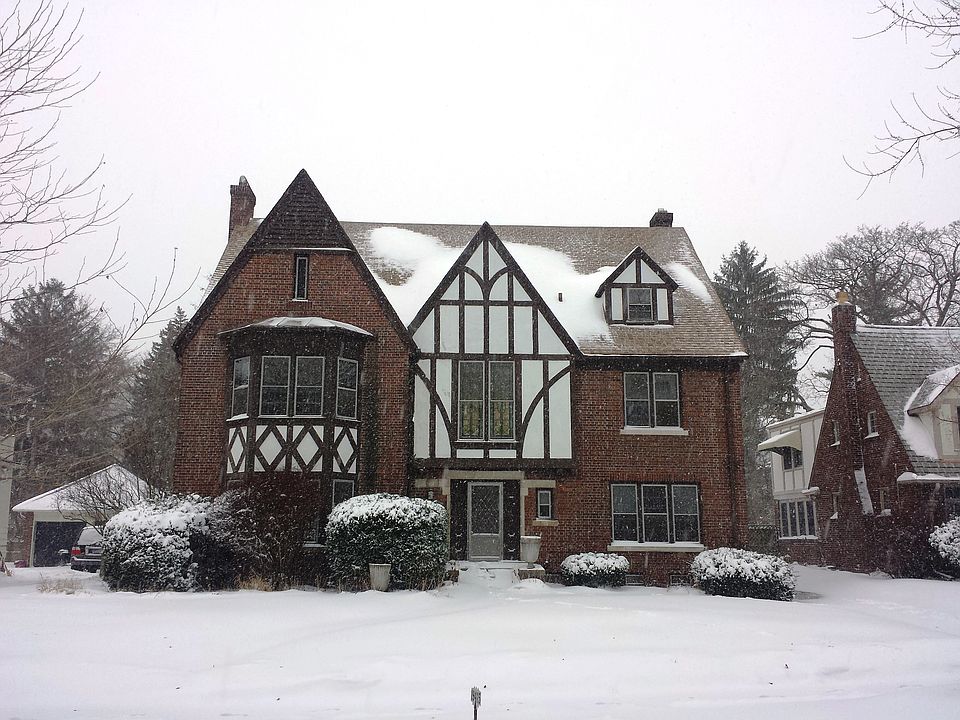 1st image of 19415 Argyle Cres