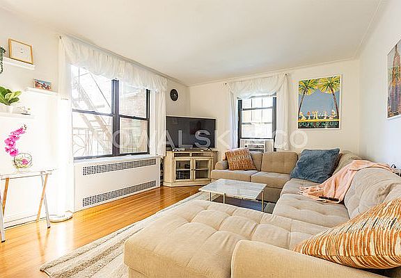 3rd image of 290 6th Ave APT 2H