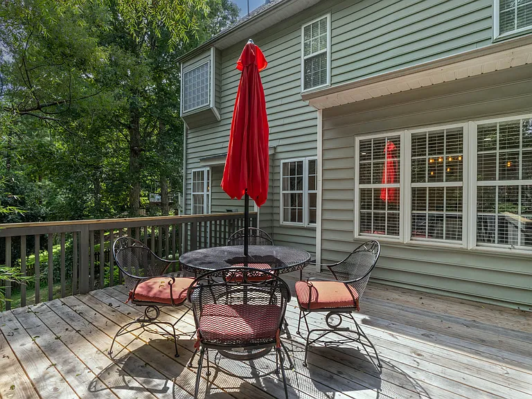 216 Echo Hills Ct — Photo 27