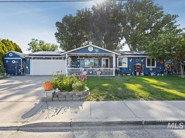 425 N Haskett St, Mountain Home, ID 83647