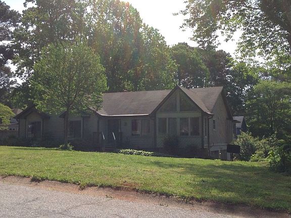 3rd image of 2654 Peachtree Pl