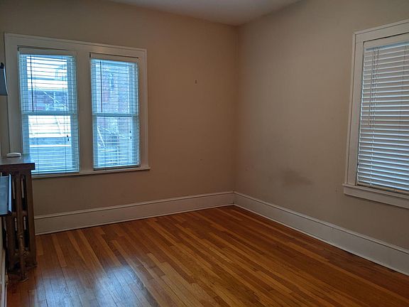 3rd image of 992 Dayton Ave APT 4