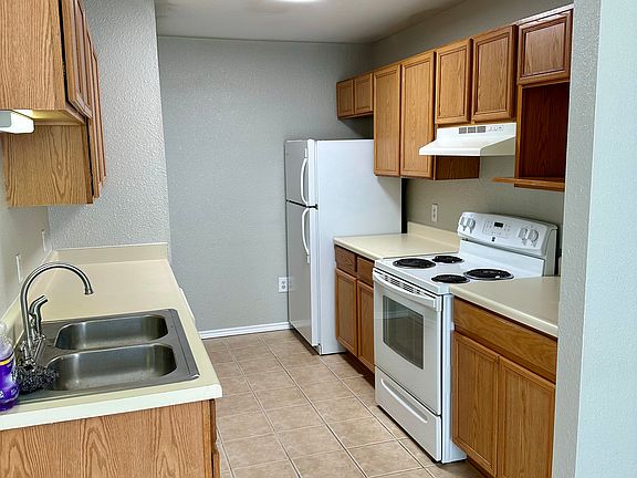 3rd image of 4305 Covenant Ct