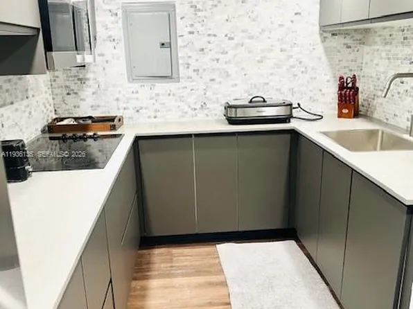 2625 Collins Ave APT 415, Miami Beach, FL 33140