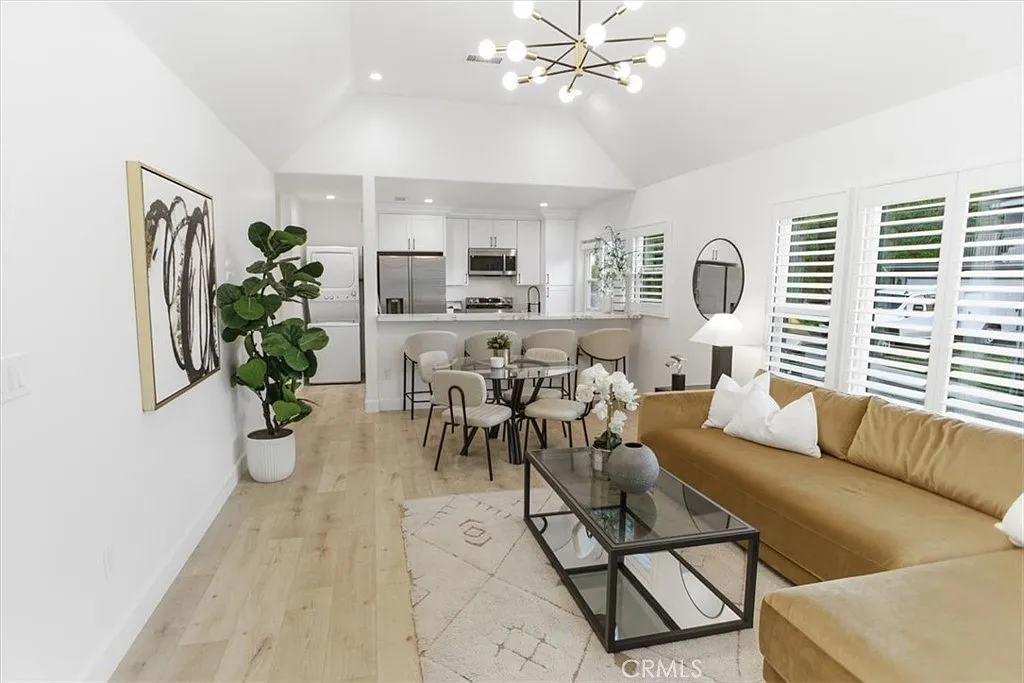2 bed, 816 sqft, $3,450 — Photo 4