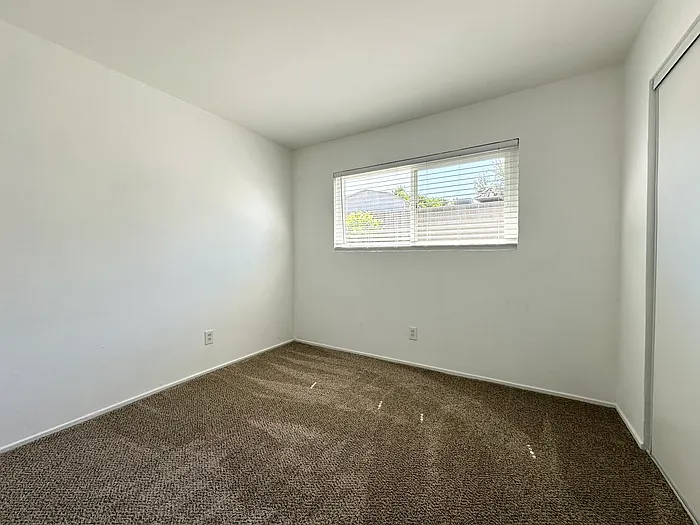 1320 Sheridan Ave — Photo 11