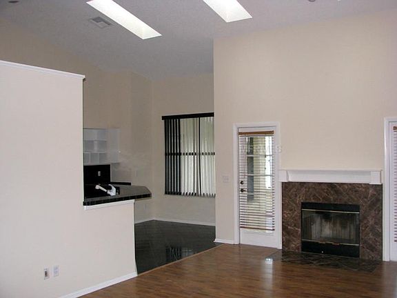 5th image of 2762 Smithfield Dr