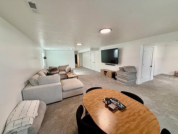 3rd image of 2088 Balboa Rd