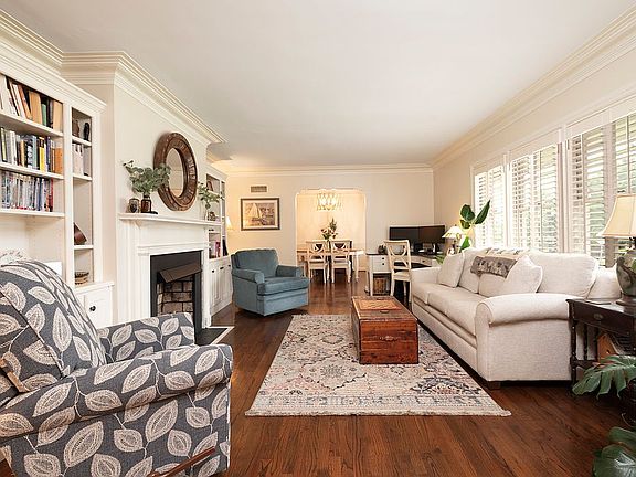 Study room with Gas Fireplac