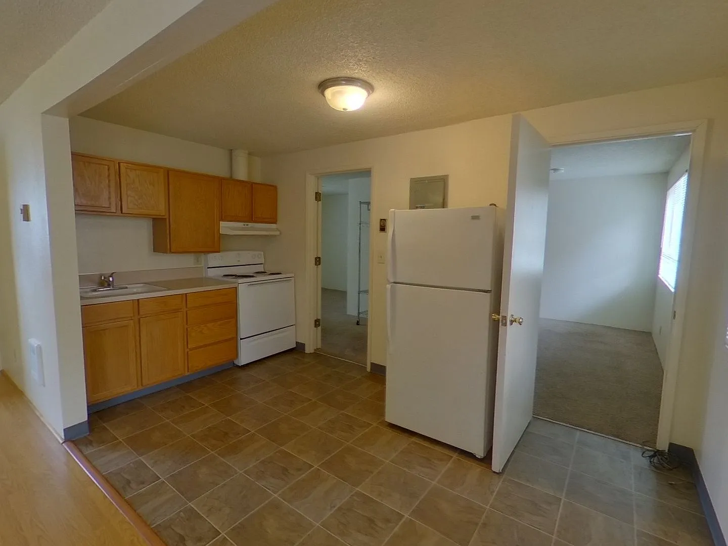 502 East 15th Ave — Photo 4