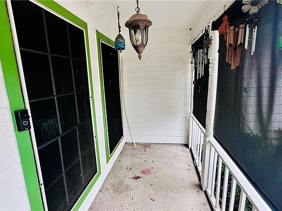 4th image of 35 Cynthia St