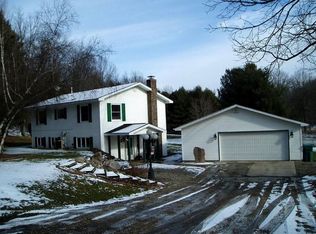 9475 S Banfield Rd, Dowling, MI 49050