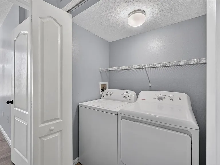 3186 Bayshore Oaks Dr — Photo 41