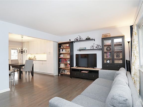5th image of 3291 Bellacre Ct