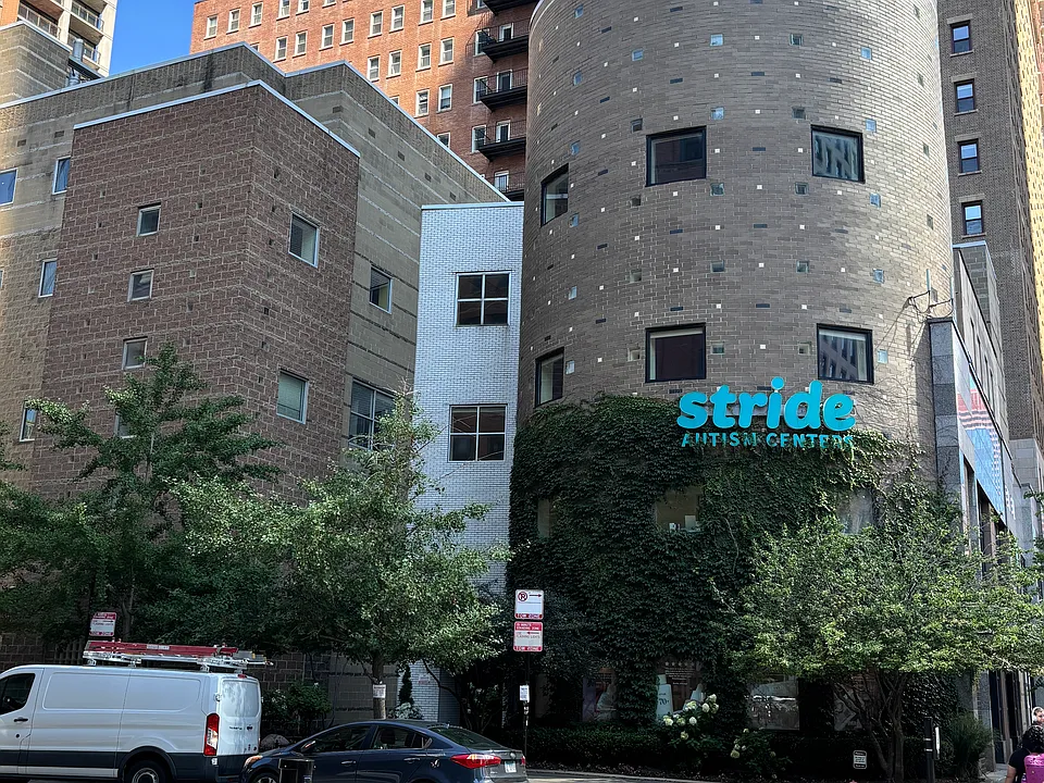 40 E 9th St #1517