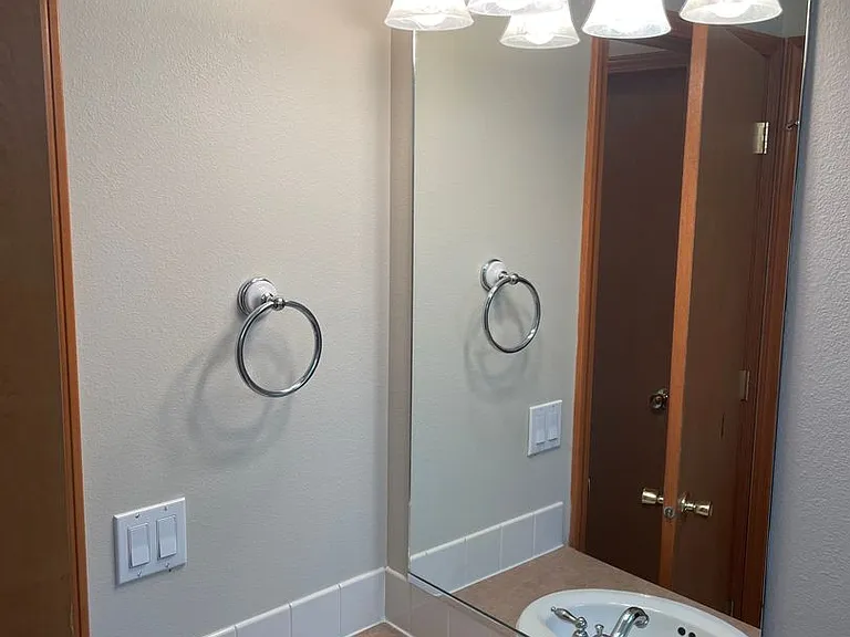 1200 E Warm Springs Ave — Photo 11