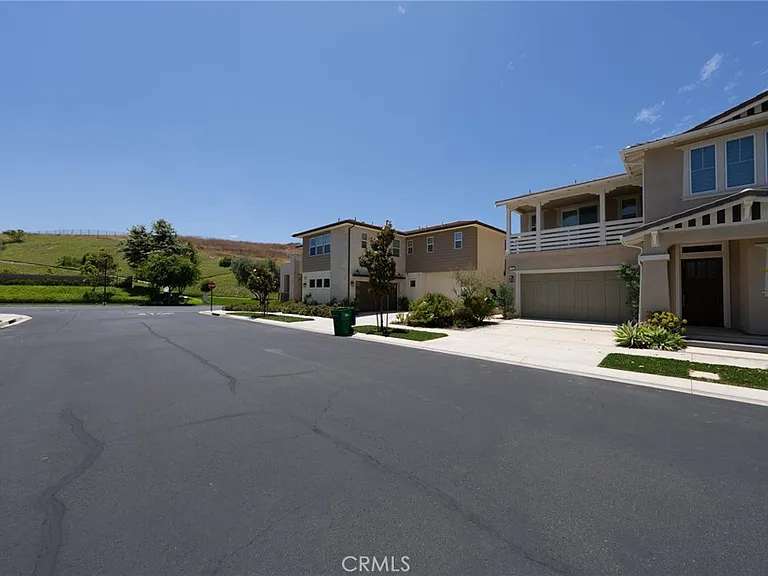 70 Sagan Way — Photo 51