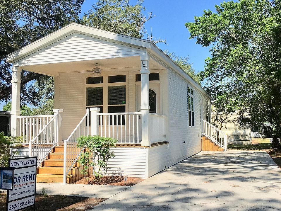 1st image of 107 Oak Terrace Dr