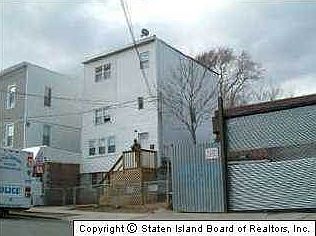 2nd image of 198 Gordon St
