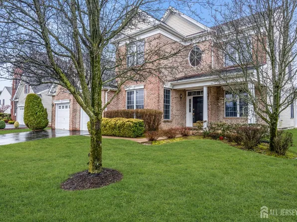 14 Harbor Town Way, Monroe Township, NJ 08831