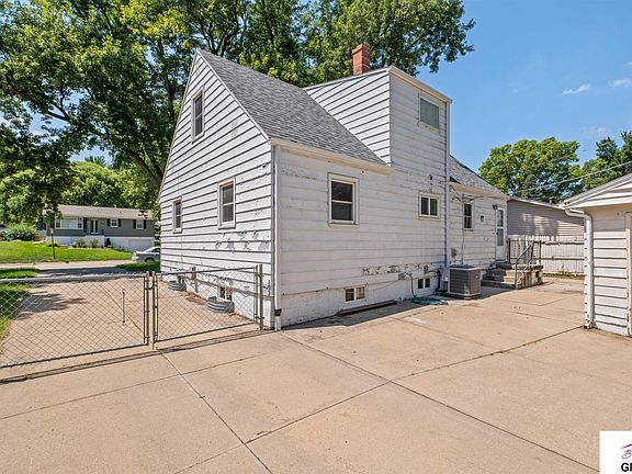 3rd image of 8918 Westridge Dr