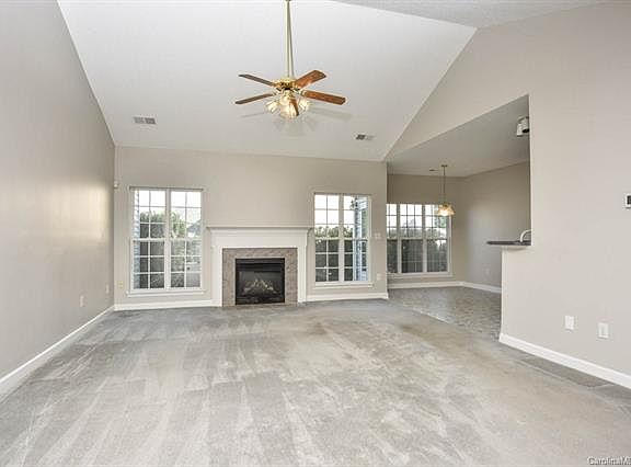 5th image of 101 Huckleberry Ln