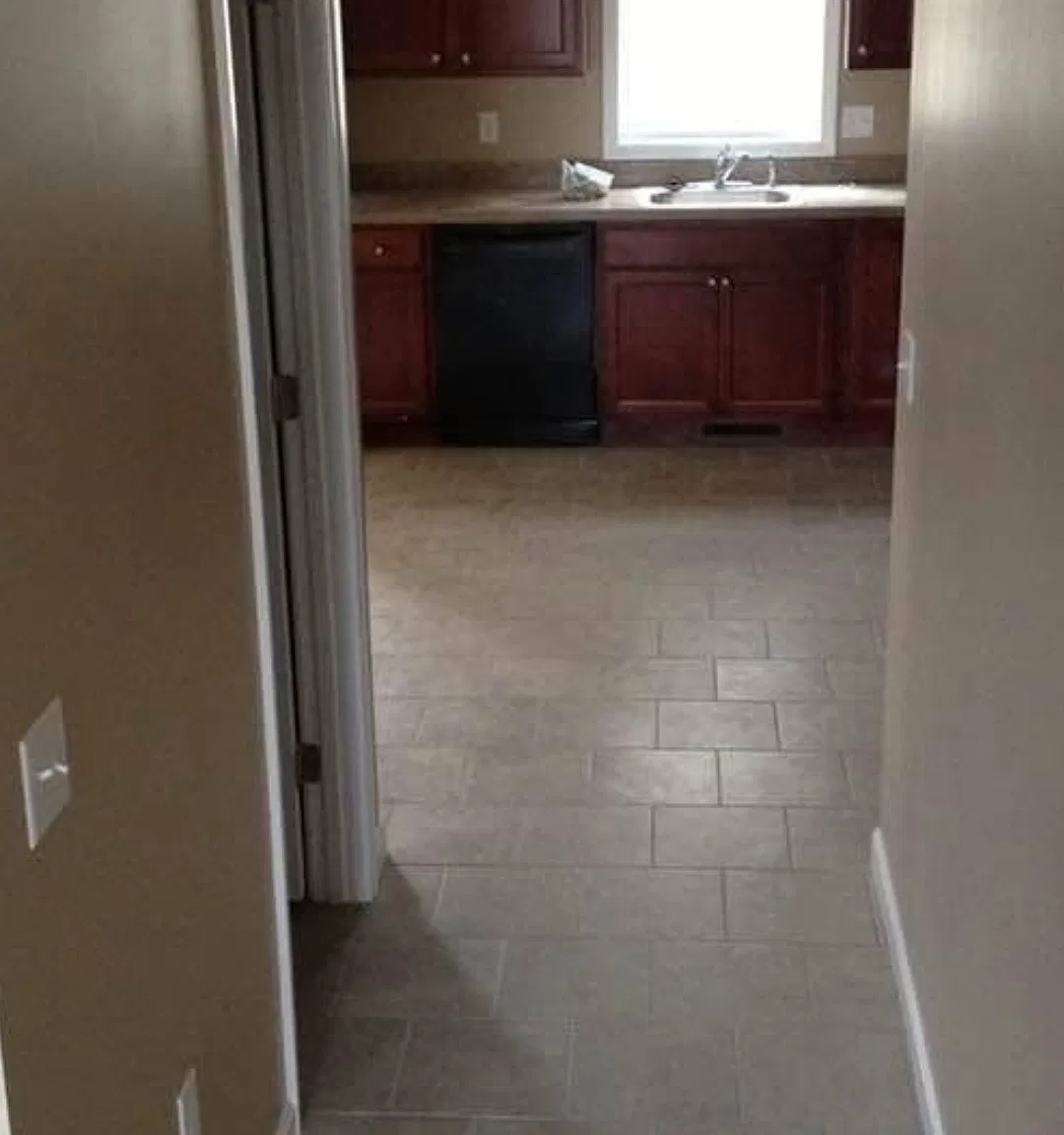 3 bed, 1.5 bath, 1200 sqft, $2,250 — Photo 2