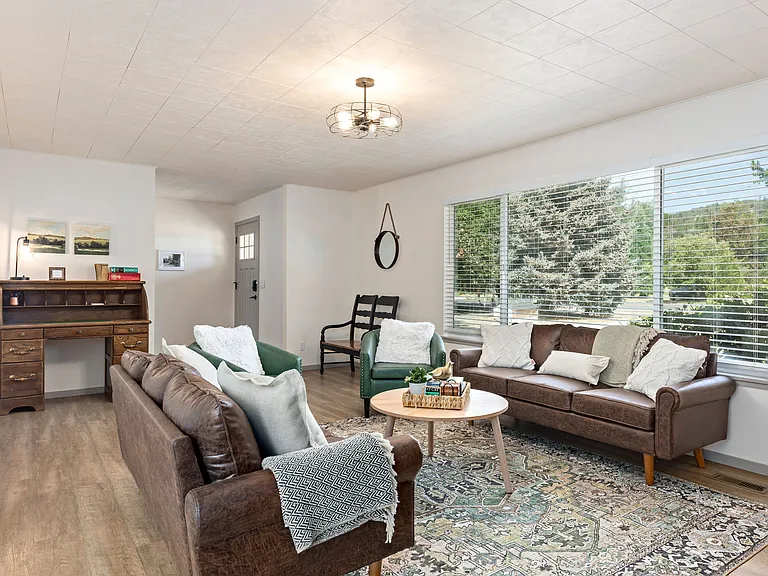 2087 Upper River Rd — Photo 8