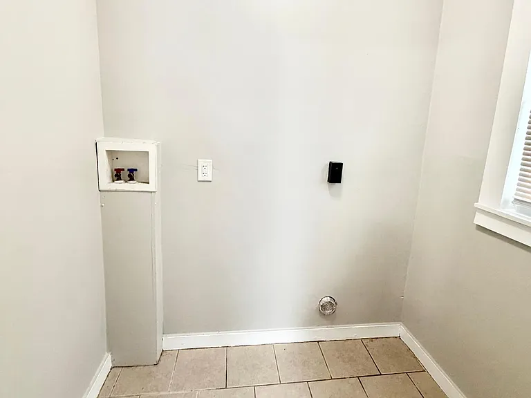 317 Bassett St #3 — Photo 3