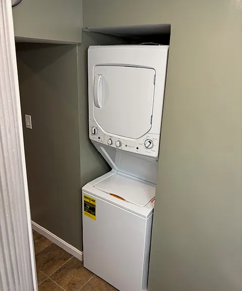 New
Laundry center