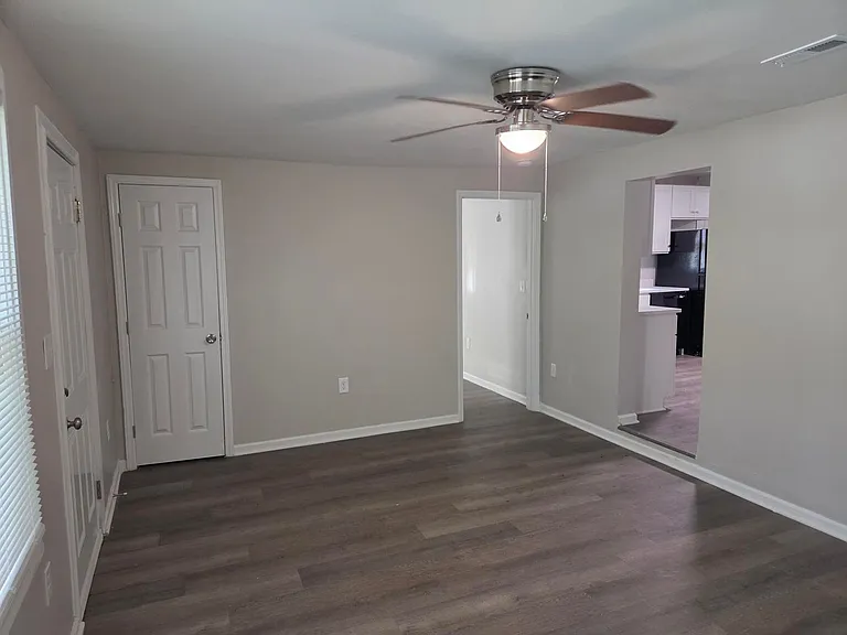 3152 S Stratford Rd — Photo 6