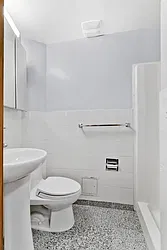 Rented by R New York