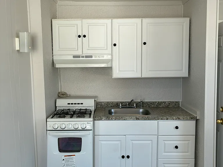 16 Jennings Ave #C — Photo 1