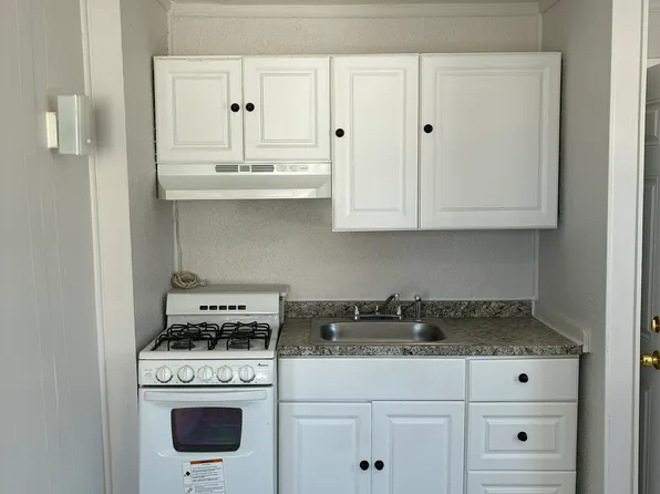 16 Jennings Ave APT C, Patchogue, NY 11772