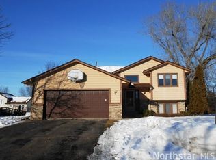 7066 37th St N, Oakdale, MN 55128