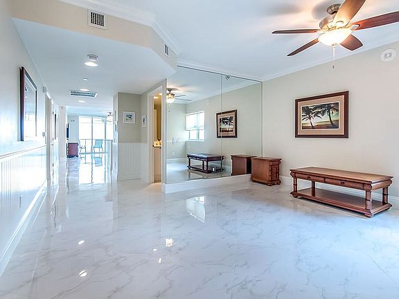 Renovated beautiful floors 