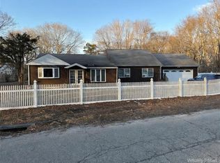39 Pineway Ave, Mastic Beach, NY