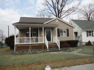 257 Evans Pl, Rochelle Park, NJ 07662