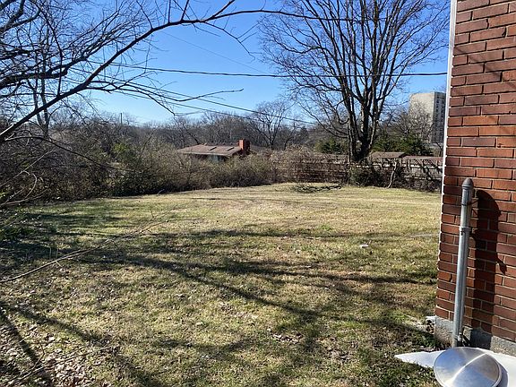 3rd image of 112 Berkley Dr