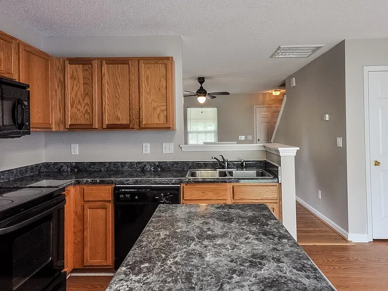 5845 Arbaugh Ct — Photo 6