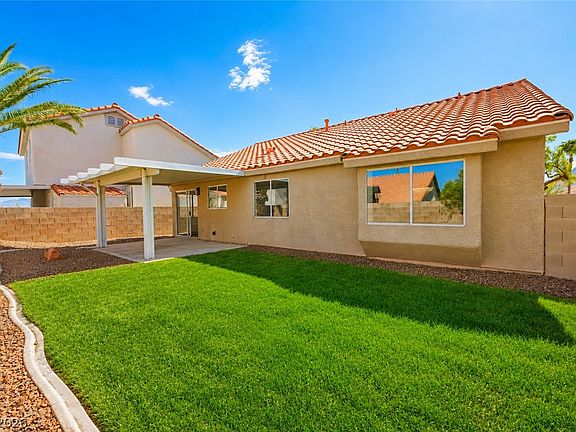 4th image of 2543 River Oaks Dr