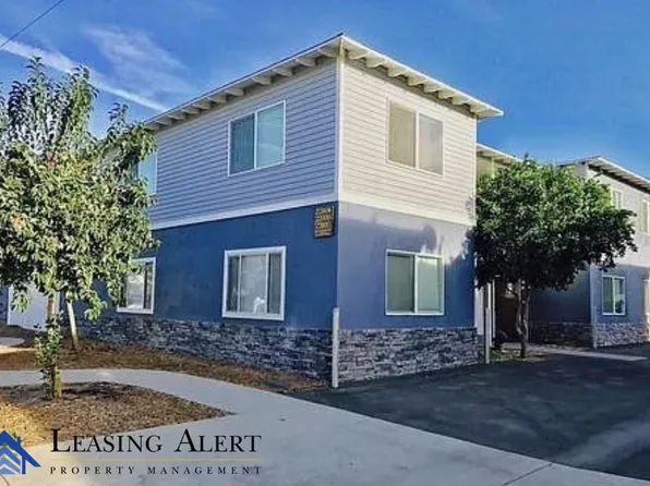 24383 Chestnut St #24383, Newhall, CA 91321