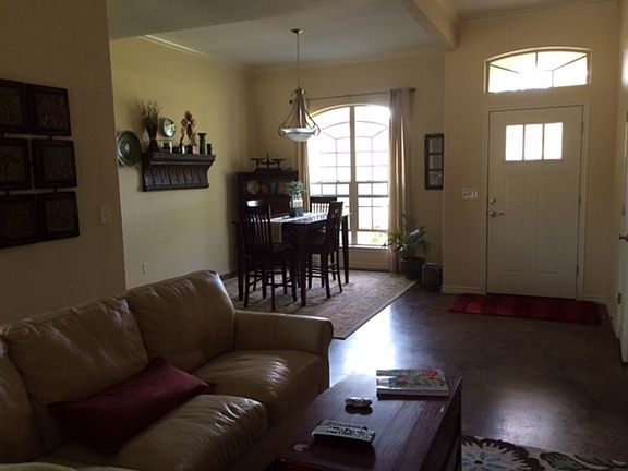Open Concept, Living/Dinning