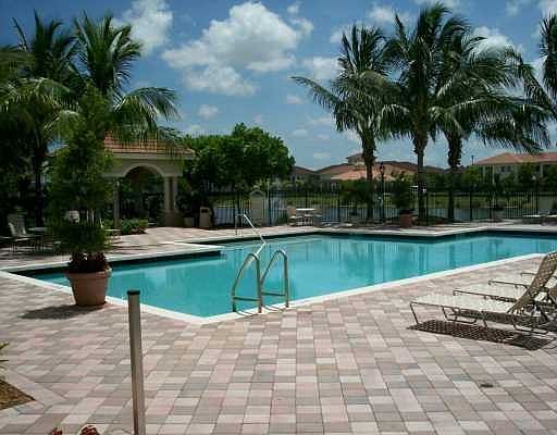 2nd image of 2424 Centergate Dr APT 101