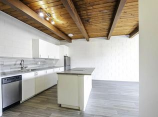 2241 14th St SW #101, Calgary, AB T2T 3T4